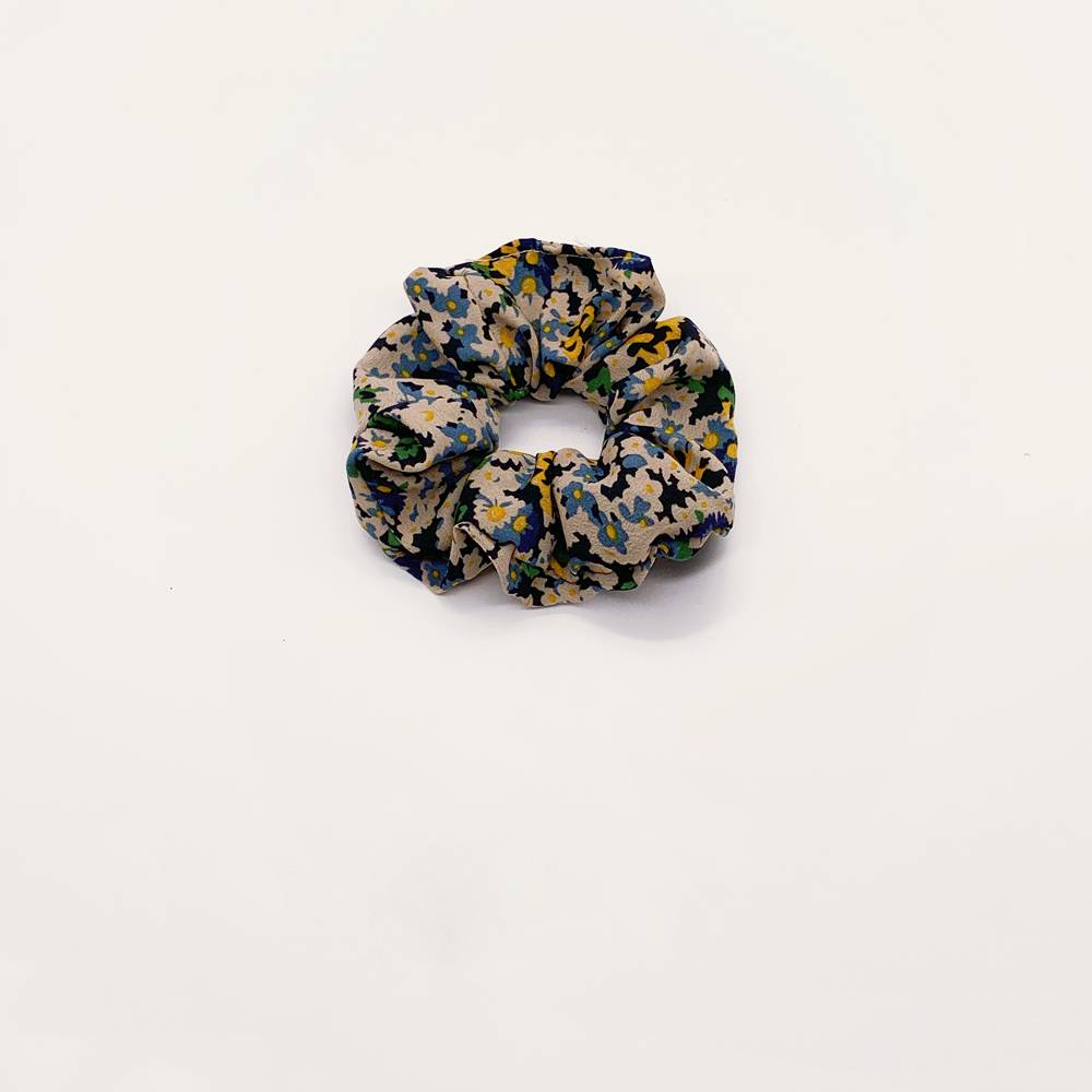 The wind is sweet and retro French floral hairpin