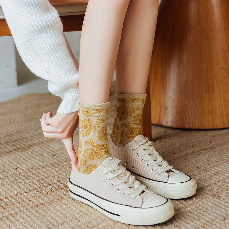 Ladies in tube socks retro small flower tube pile pile socks