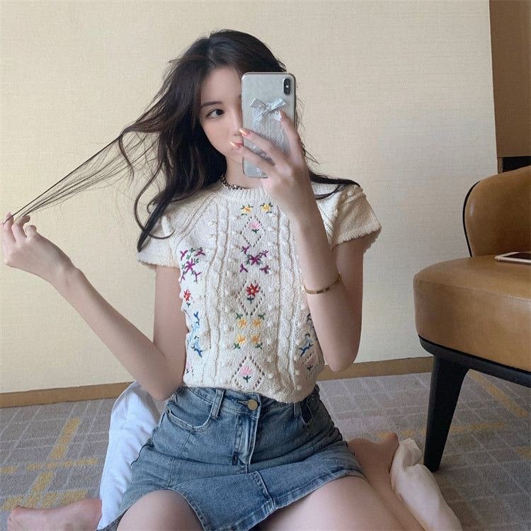 Designer-inspired Niche Slim-fit Short TopInstagram-worthy Trend