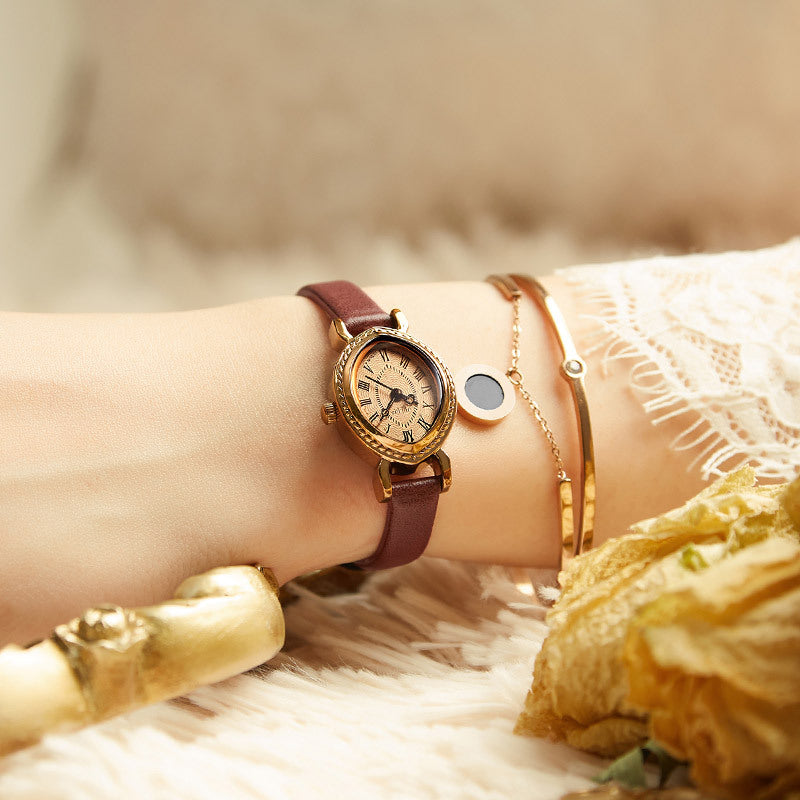 Oval Belt Quartz Movement Waterproof Compact Fashion Watch