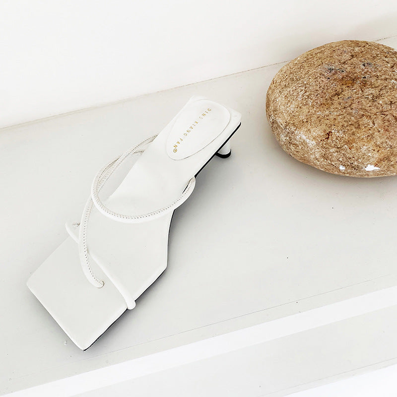 Outdoor slippers with square head