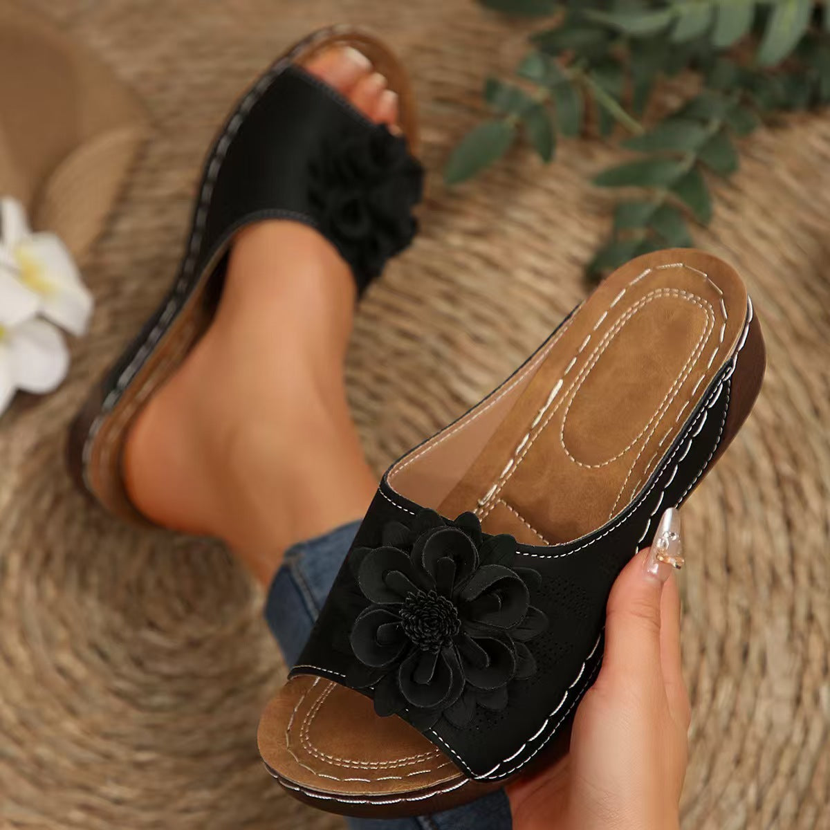 Fashion Personality Women's Thick Bottom Peep-toe Slippers