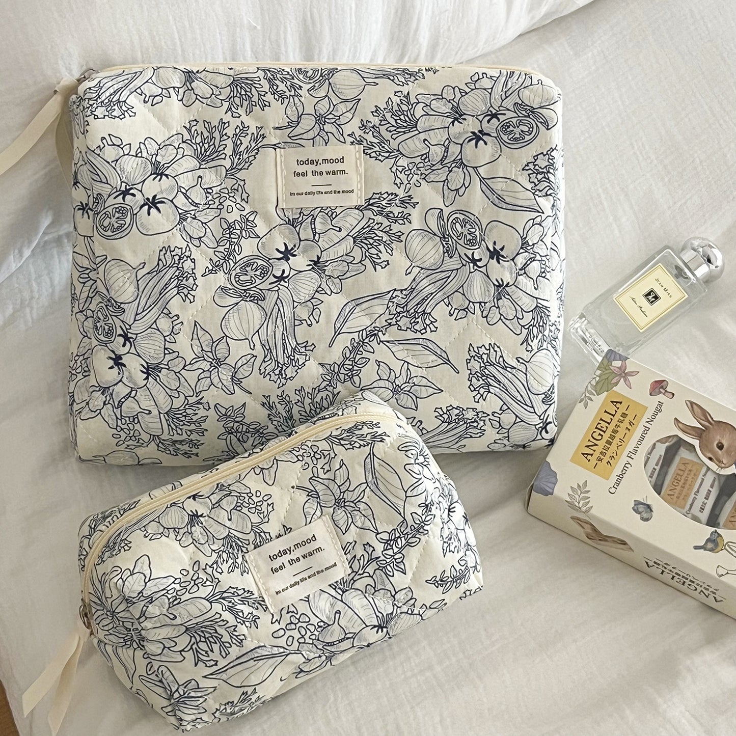 Good-looking Lightweight Ink Skin Care Makeup Storage Bag