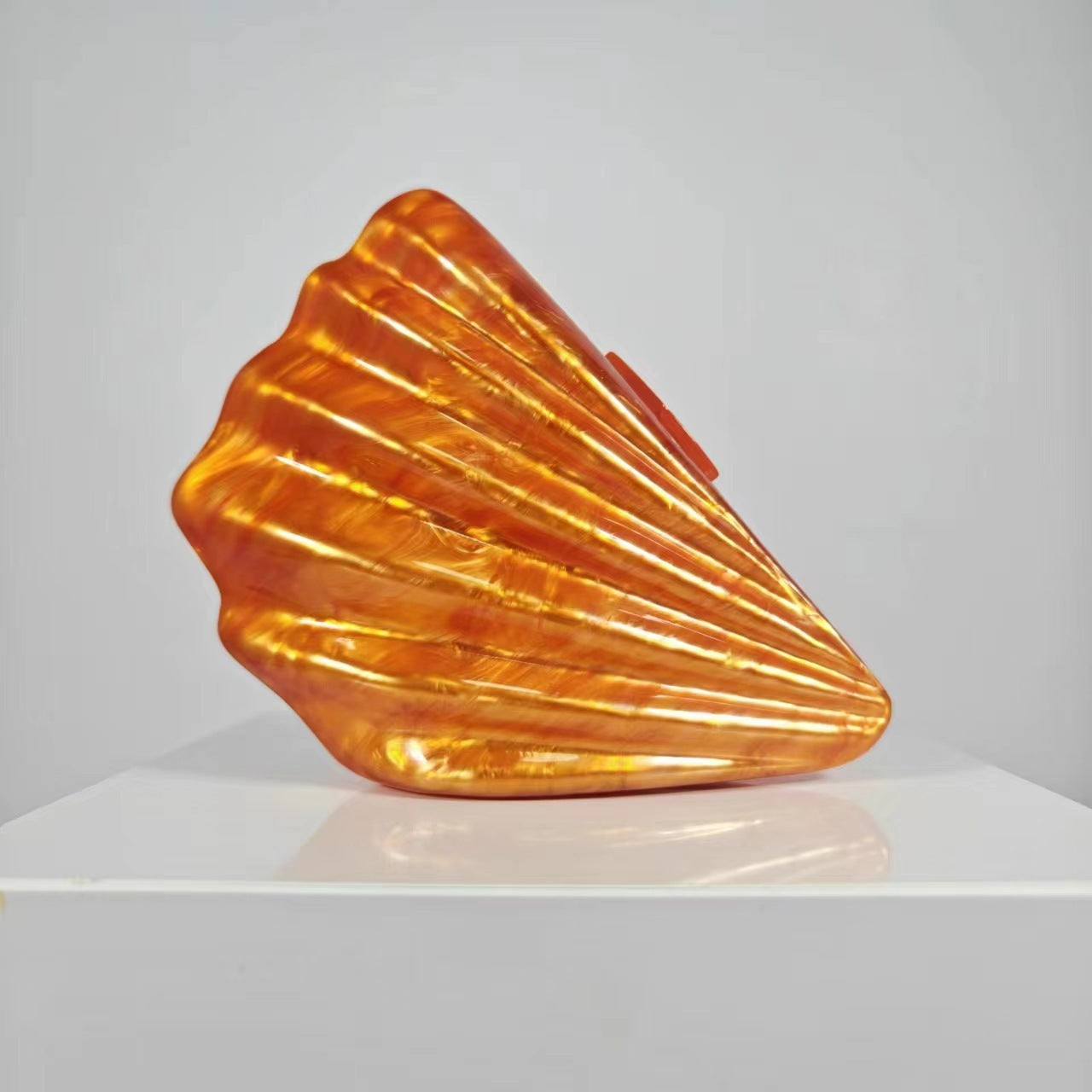 Women's One-shoulder Crossbody Bag Fan-shaped Shell Acrylic Bag Clutch