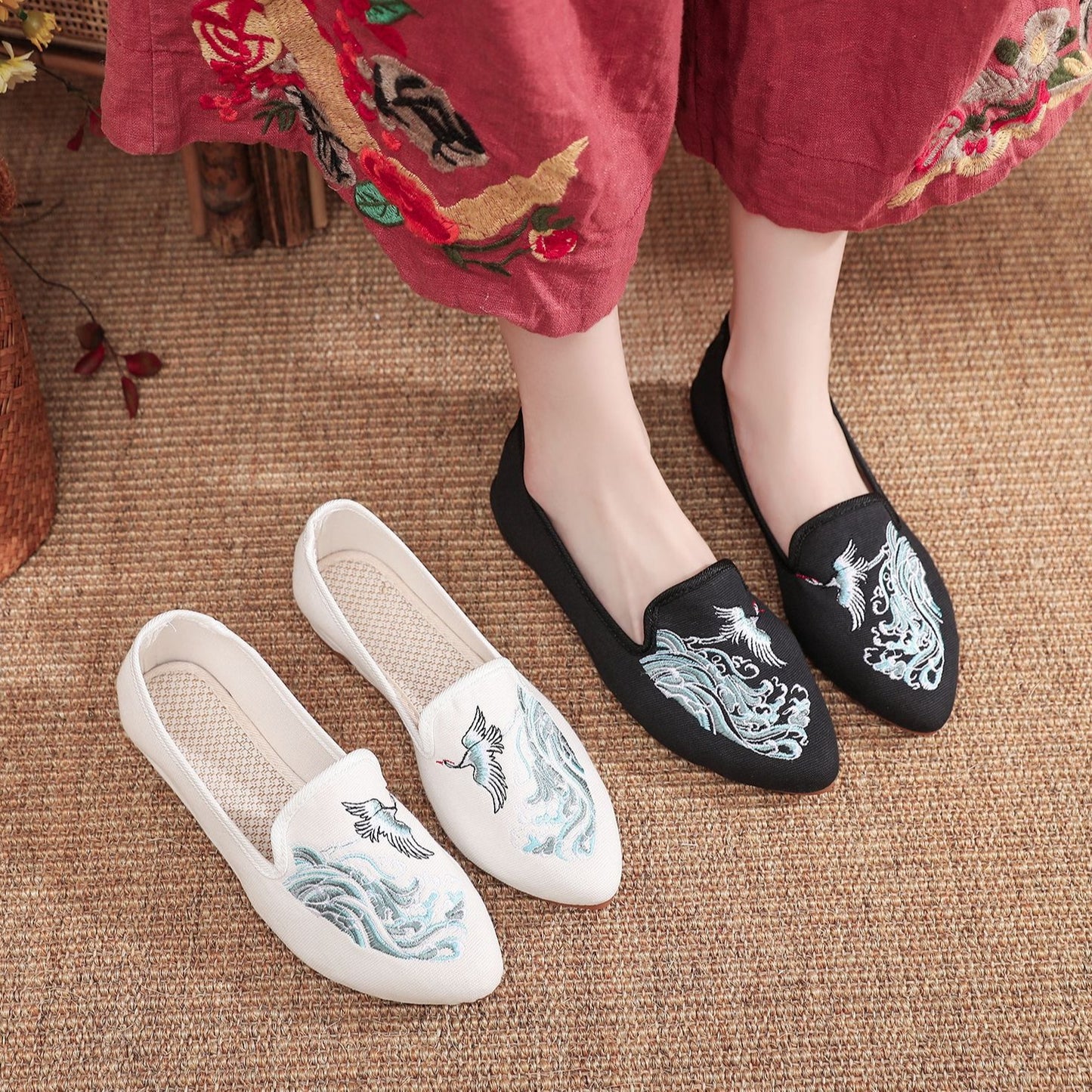 Antique Stylish Low Heel Women's Shoes Crane HAILANG Canvas Embroidered Cotton Shoes