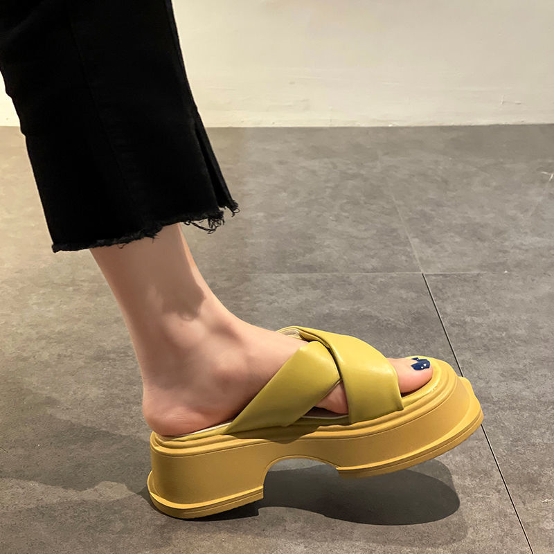 Women's Fashion Versatile Retro Thick Heel Slippers