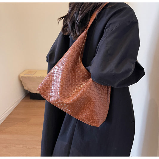 Retro Fashion Woven Embossed Bag