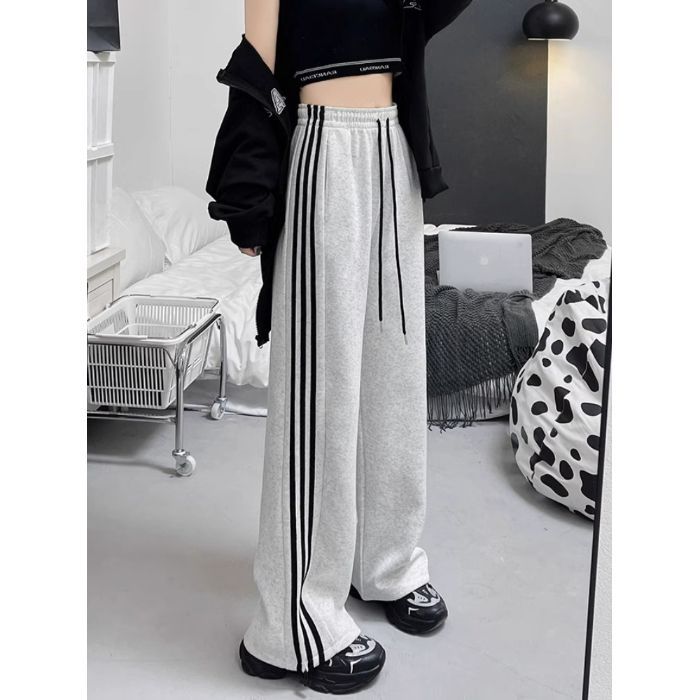 Womens Casual Straight-Leg Sports Sweatpants With A Techy Feel