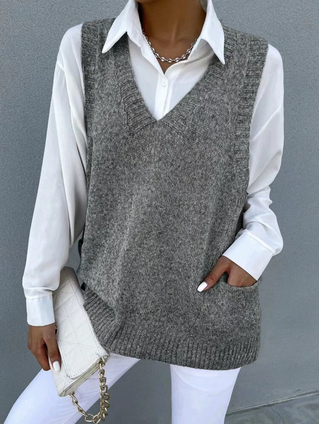 Women's Loose V-neck Double Pocket Knitted Sleeveless Sweater Waistcoat