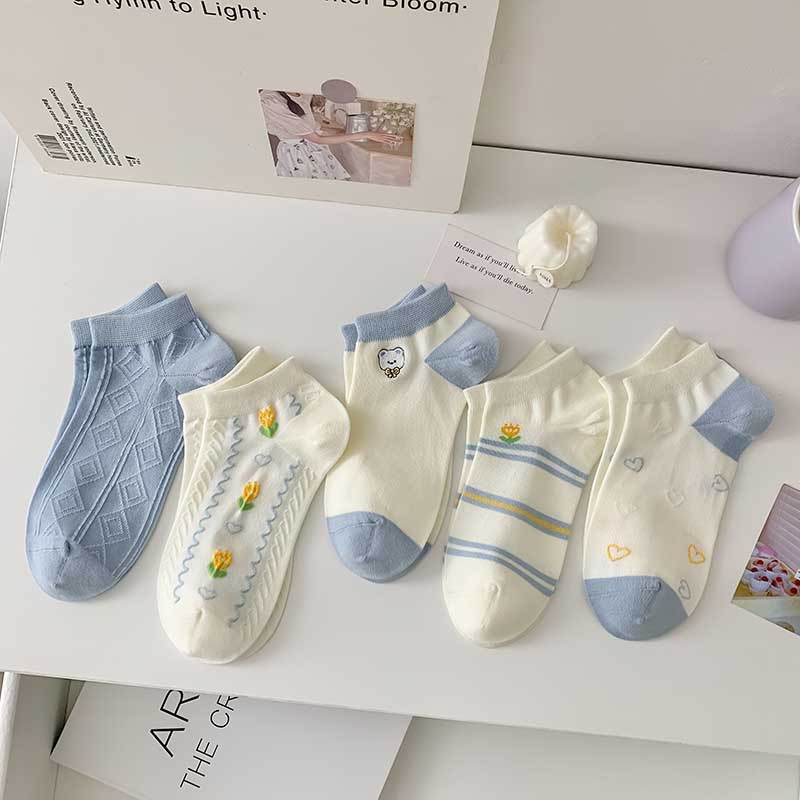 Shallow Mouth Socks Striped Embroidery Cartoon
