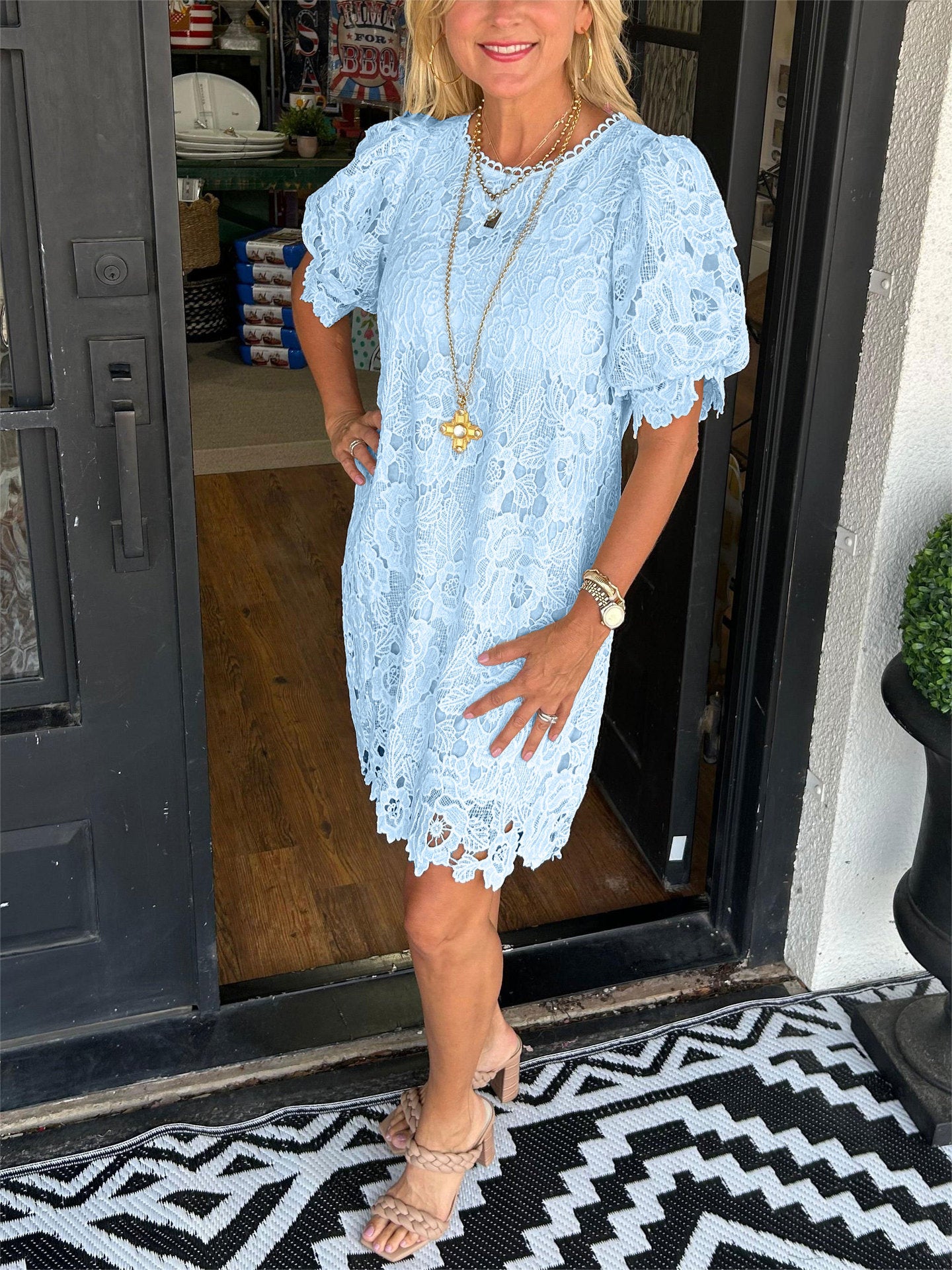 Womens Fashionable Lace Short-sleeve Dress