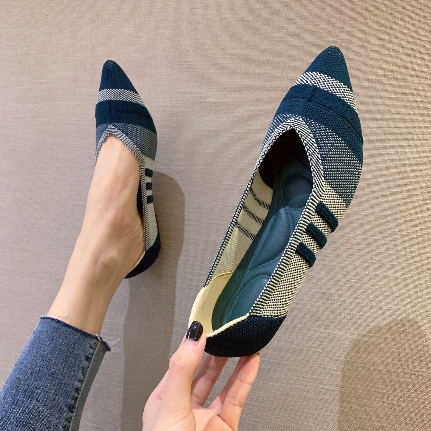 Shallow Mouth Flying Knit Shoes Pointed Toe Flat Knit Egg Roll