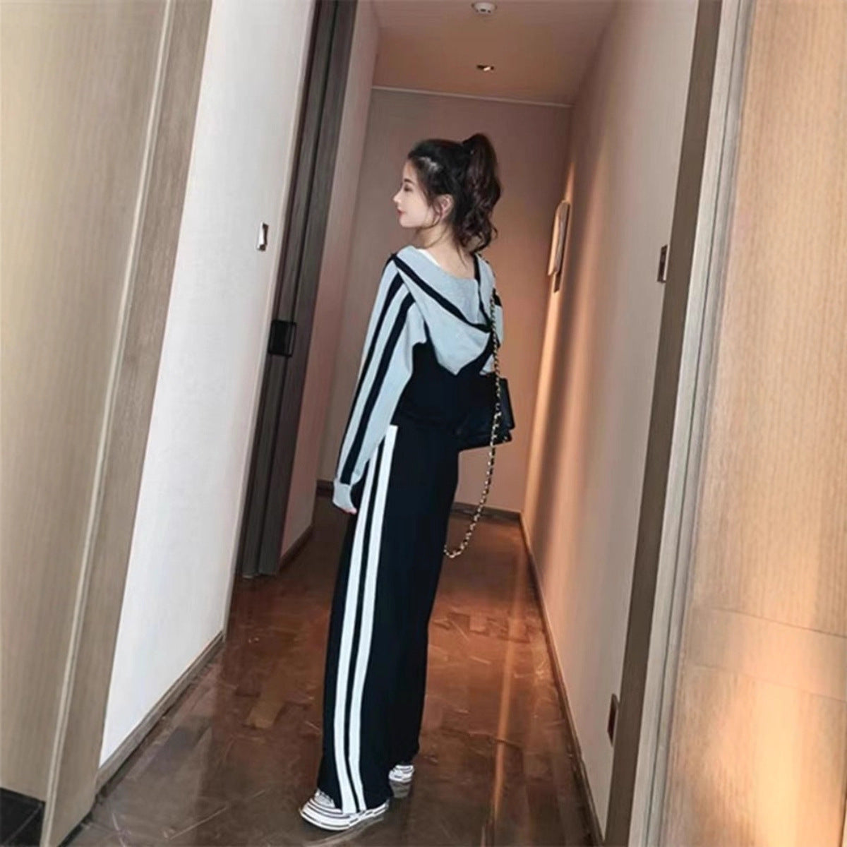 V-neck Hooded Sweater Loose Wide Leg Pants Anti-aging Casual Sports Suit