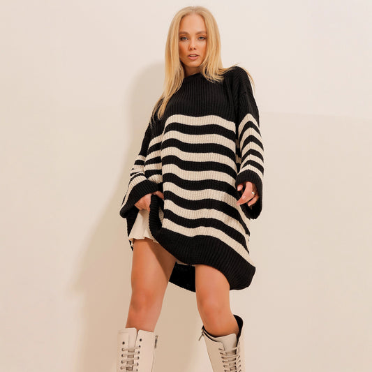Stribet sweater med rund hals til kvinder i store størrelser