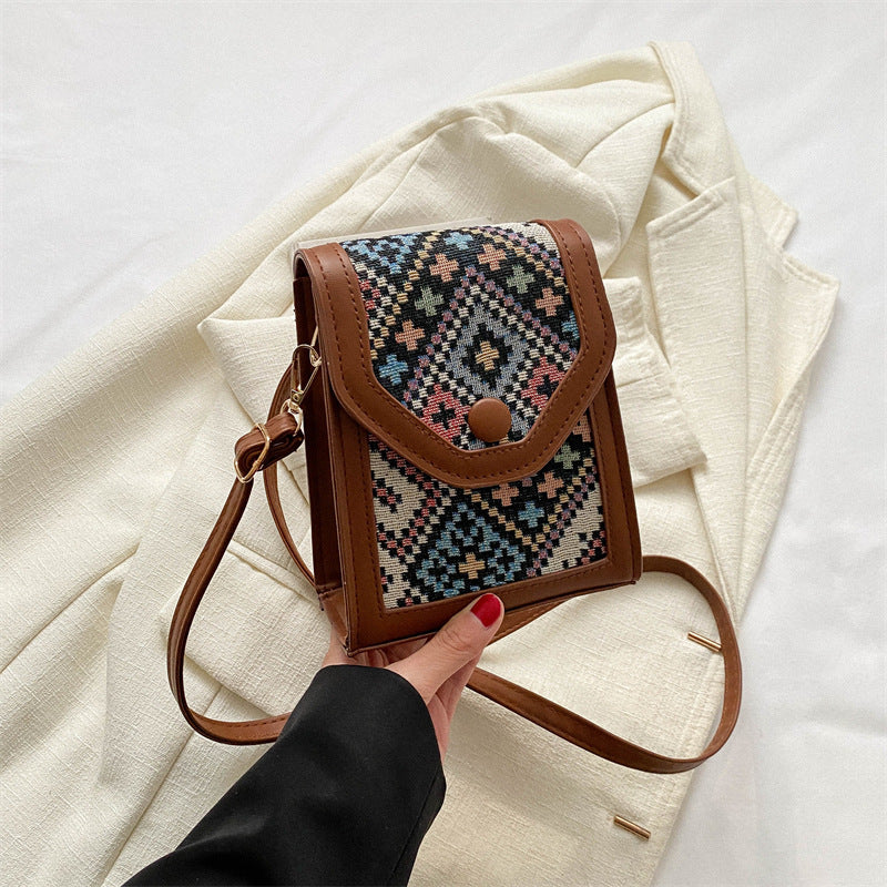 Fashionable Contrast-Colored One-Shoulder Coin Purse