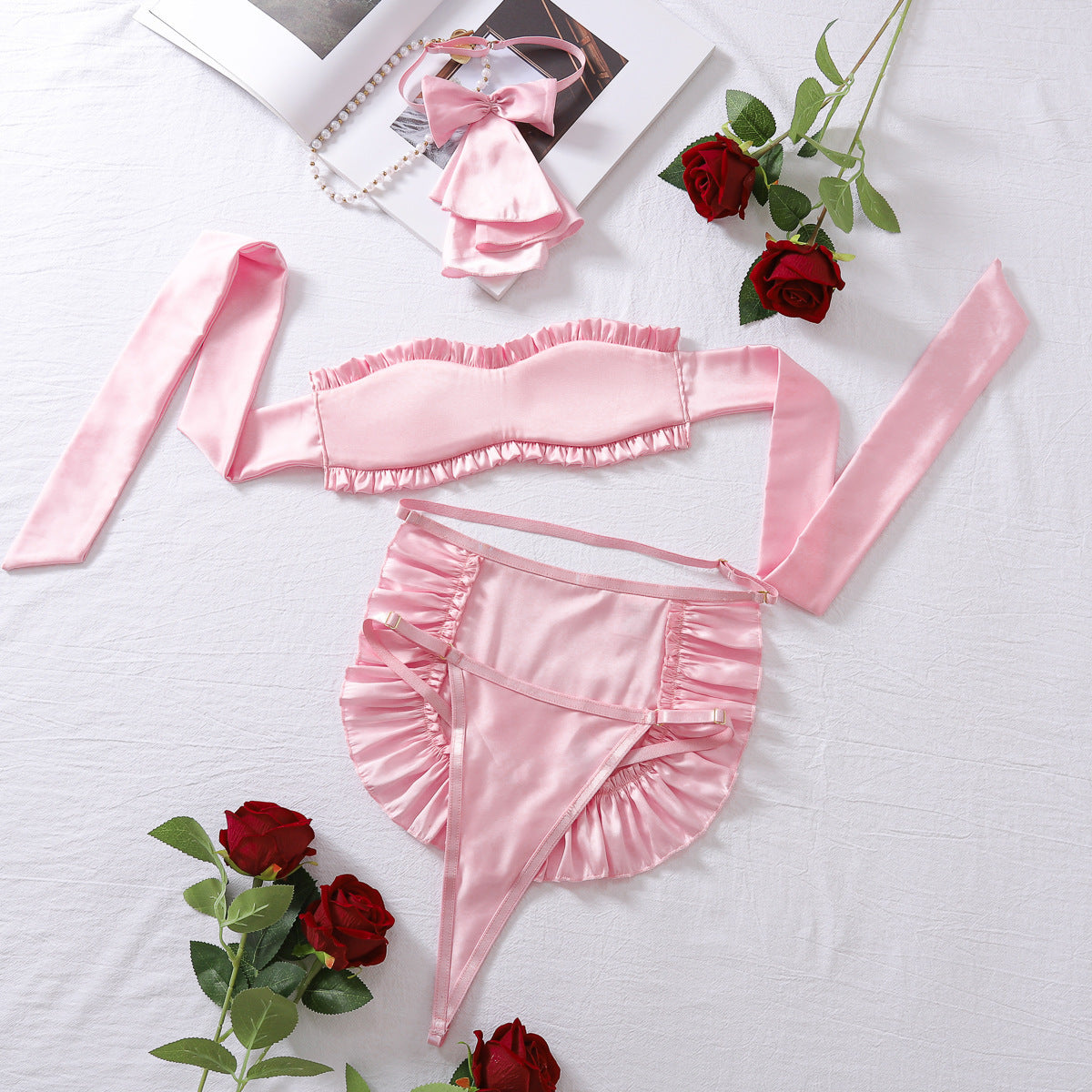 Sexy Strapless Bandeau Bra Set With A Halterneck Design