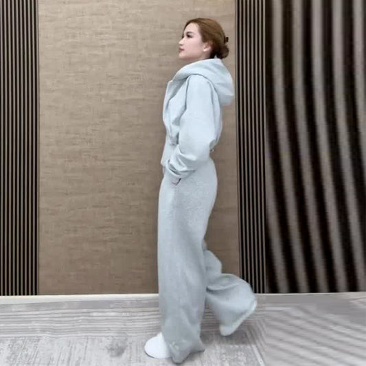 Womens Sportswear A Stylish Minimalist And Relaxed Three-piece Set