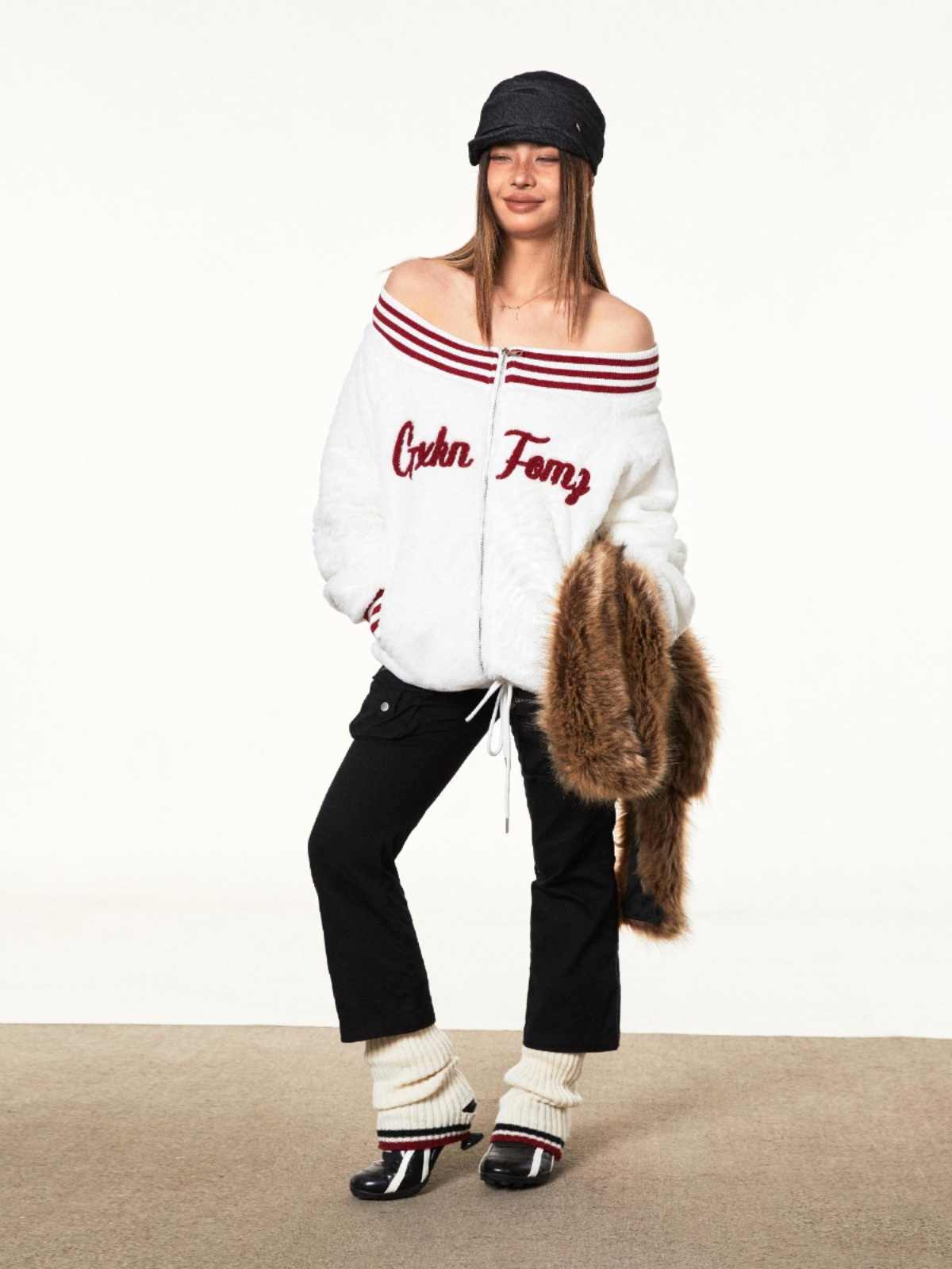 Loose Retro Off-shoulder Plush Embroidery Lamb Wool Coat