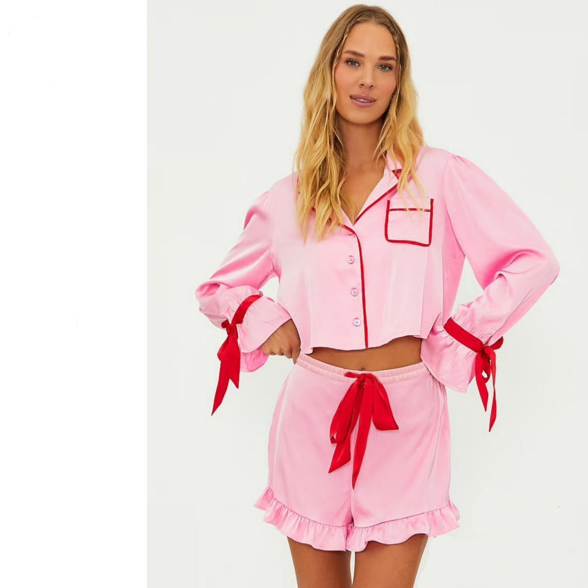 Loose Fitting Loungewear Set With Long Sleeves And Shorts