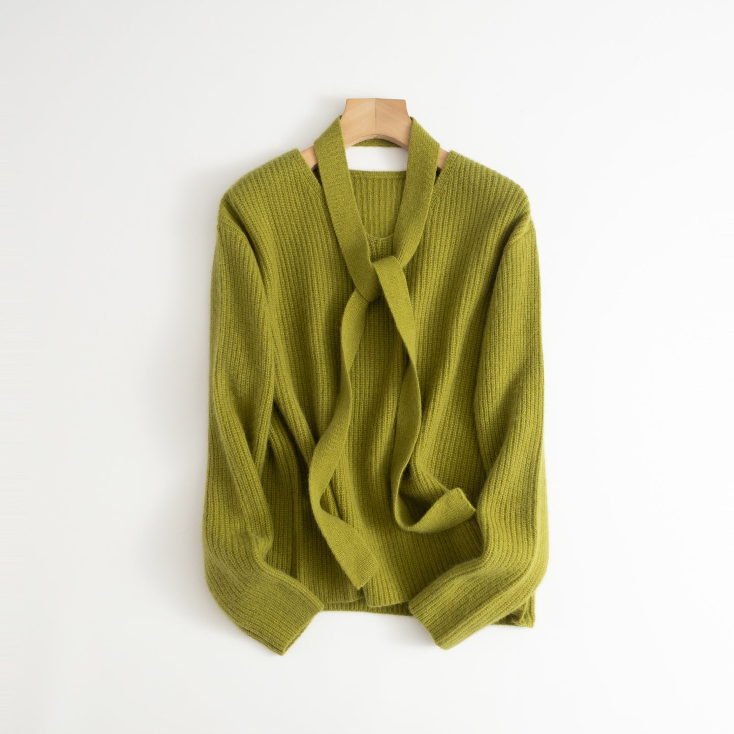 Halter Ribbon Raccoon Velvet V-neck Sweater
