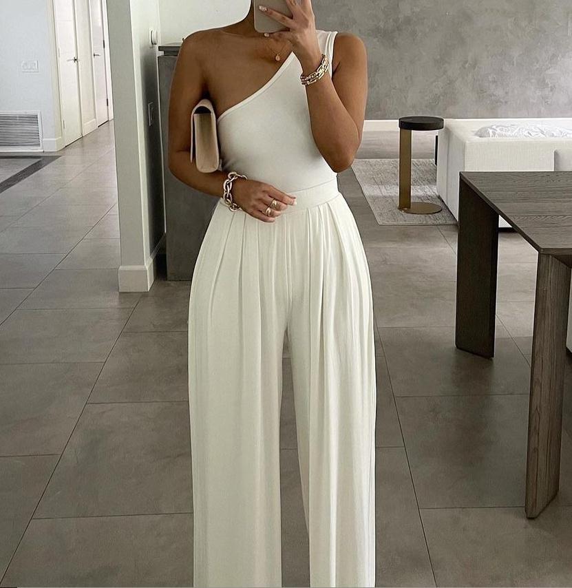 Enkel sexet asymmetrisk jumpsuit med én skulder