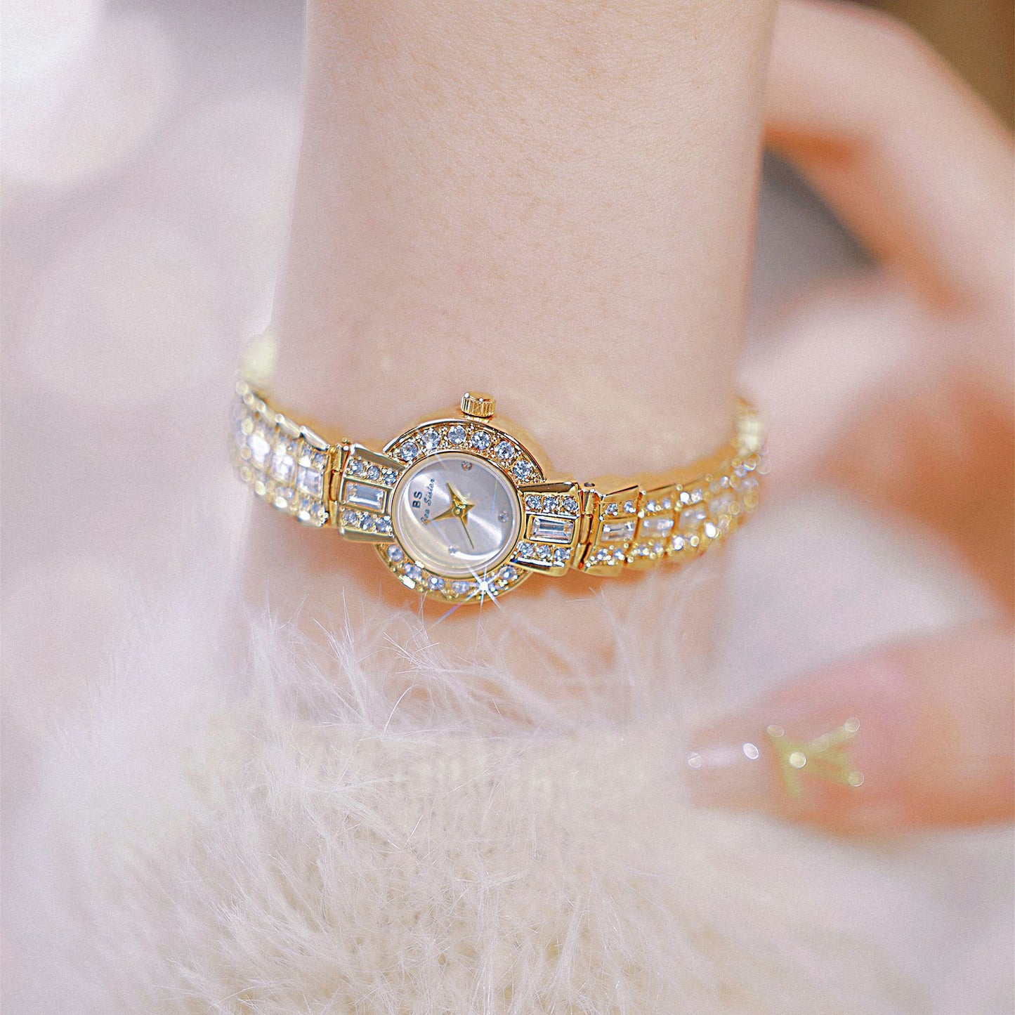 Middle-ancient High-grade Sense Mild Luxury Retro Bright Compact Temperamental 4
