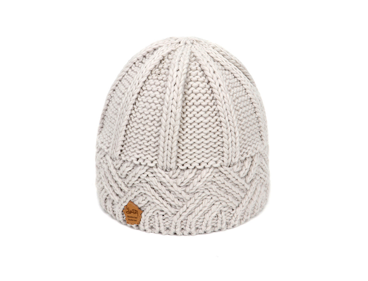Women's Warm Plush Thickened Wool Ball Knitted Hat