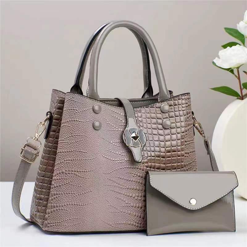 Women's Fashion Large Capacity Soft Leather Crocodile Pattern Casual Bag