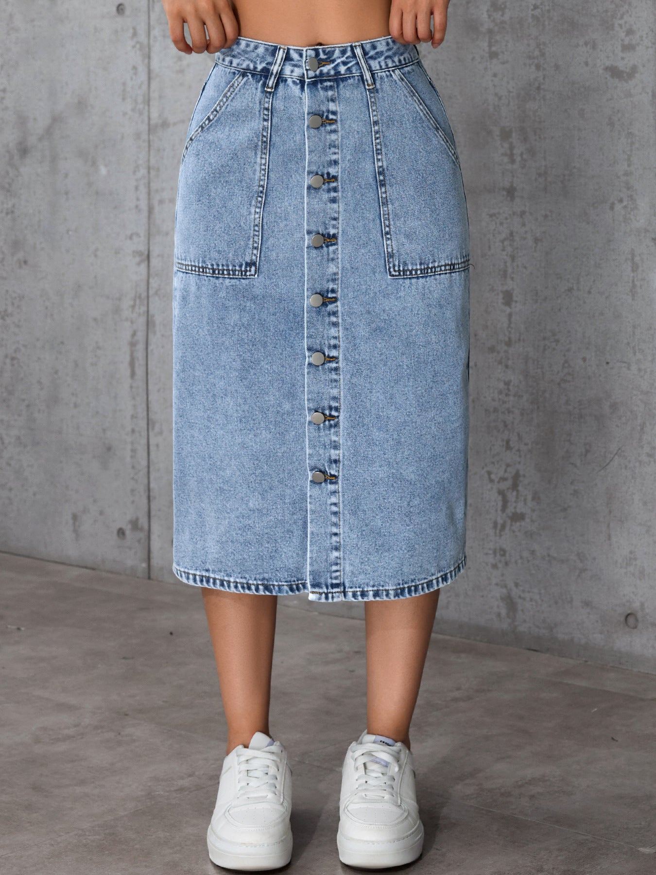 Highly Stretchy, Mid-length Denim Skirt Perfectly Flatters Your
