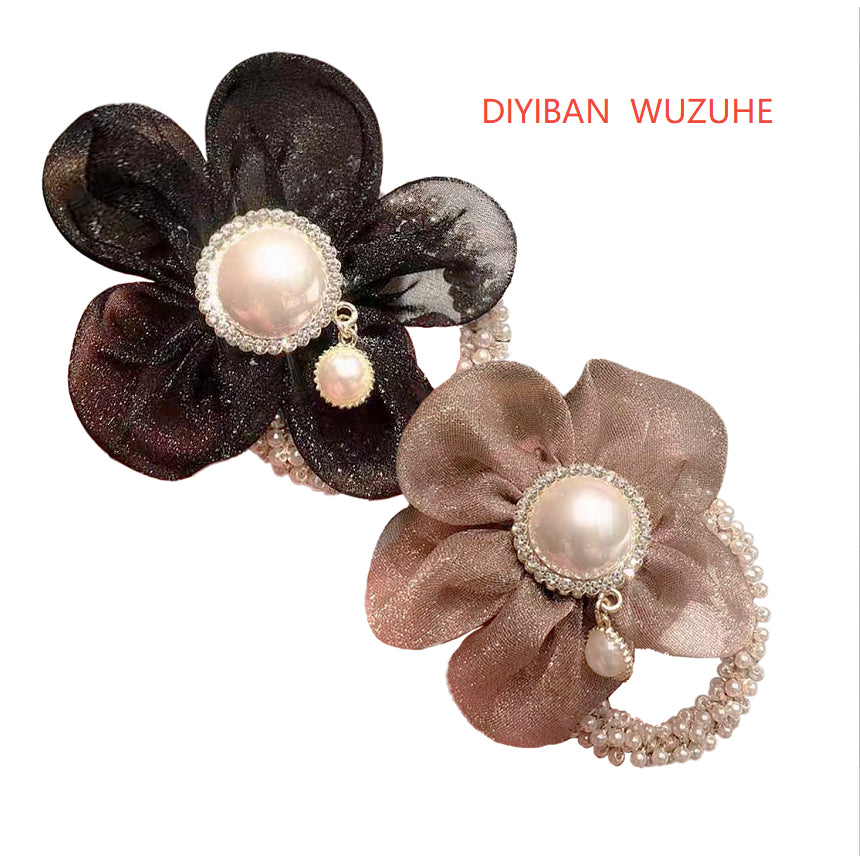 Delicate Pearl Flower Ball Hair Circle