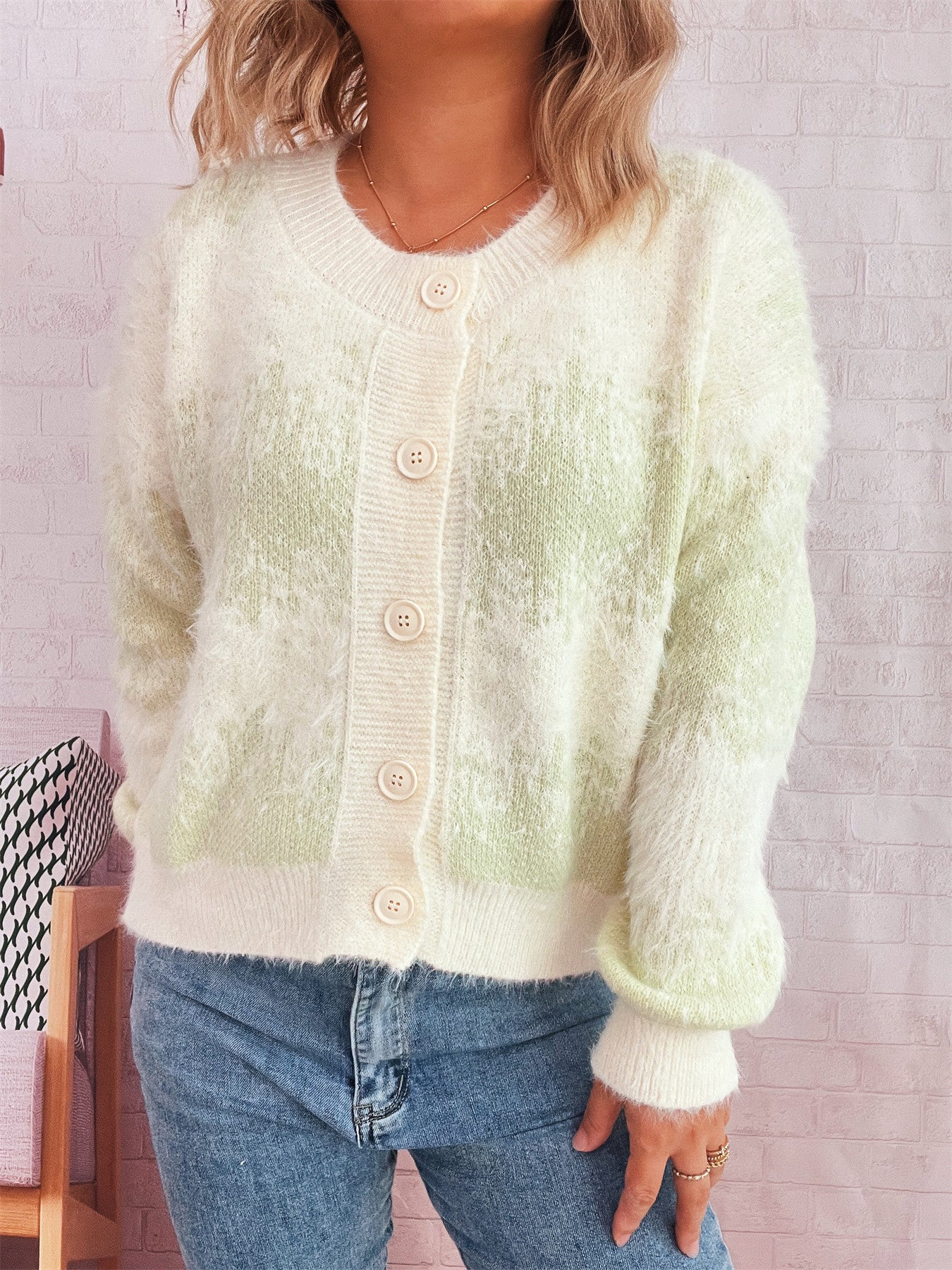 Color-Changing Contrast Color Jacquard Single-breasted Casual Sweater