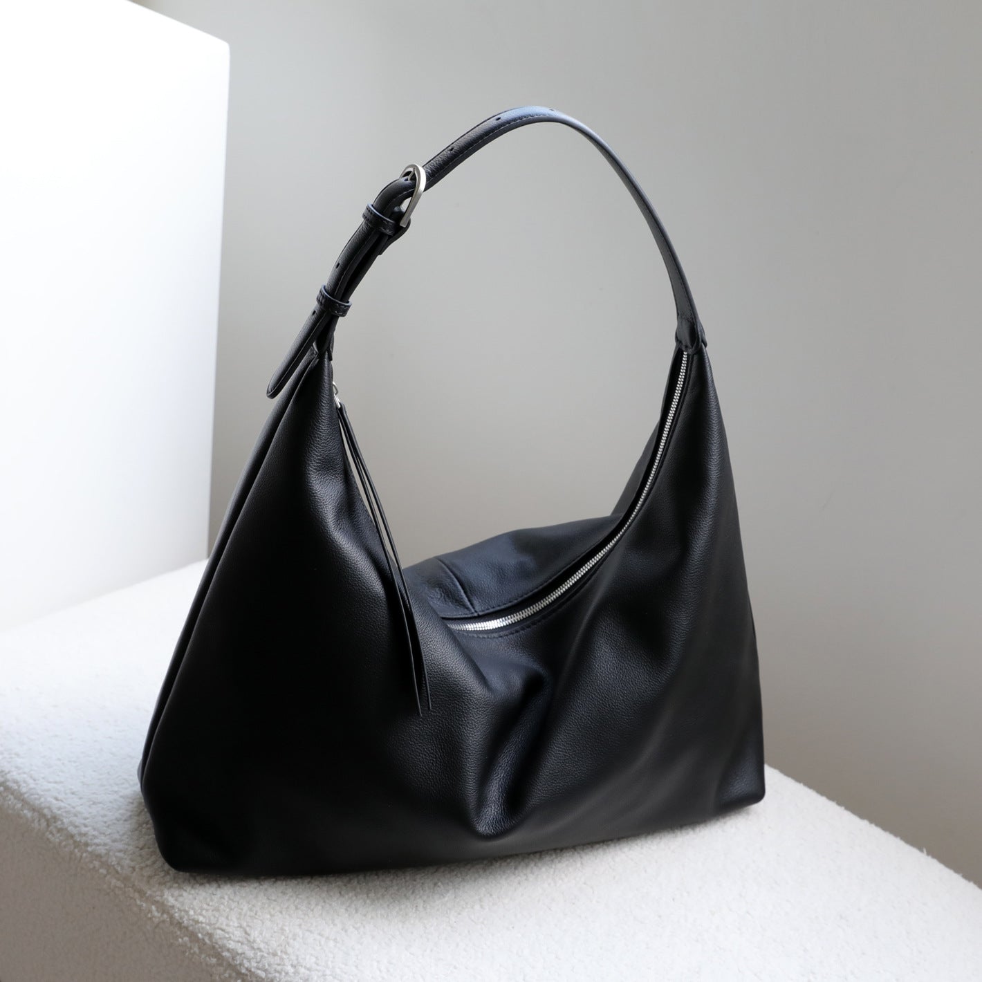 Versatile Leather Commuter Tote Shoulder Bag