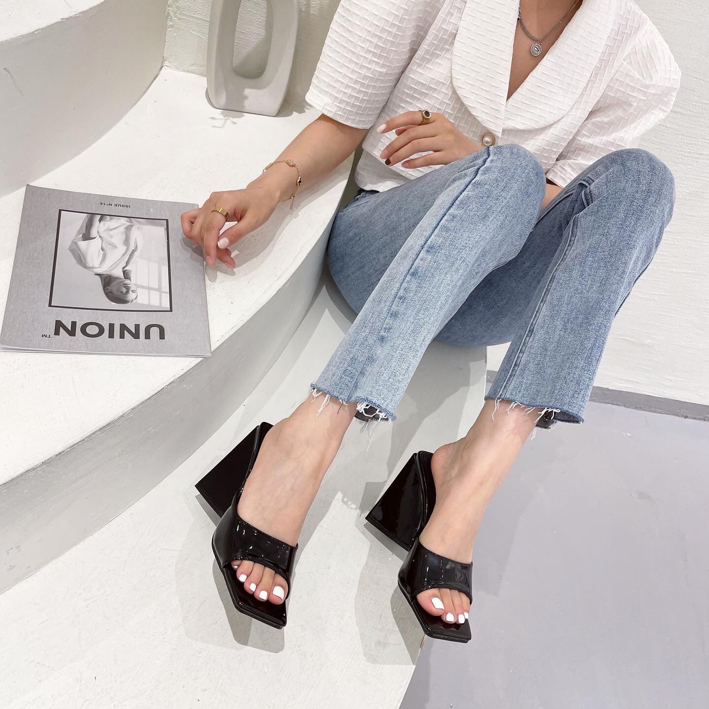 Large Square OpenToe Triangle Heel Sandals