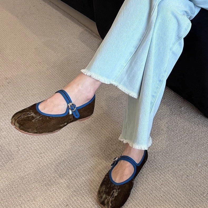 Womens Stylish Ballet Flats With A Single Strap