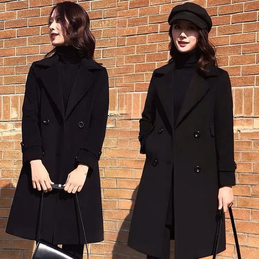 Trendy sort uldfrakke i Chanel-stil