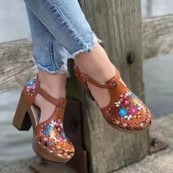 New Summer Retro Ladies Thick Heel Sandals European And American Fashion Round Head Flowers