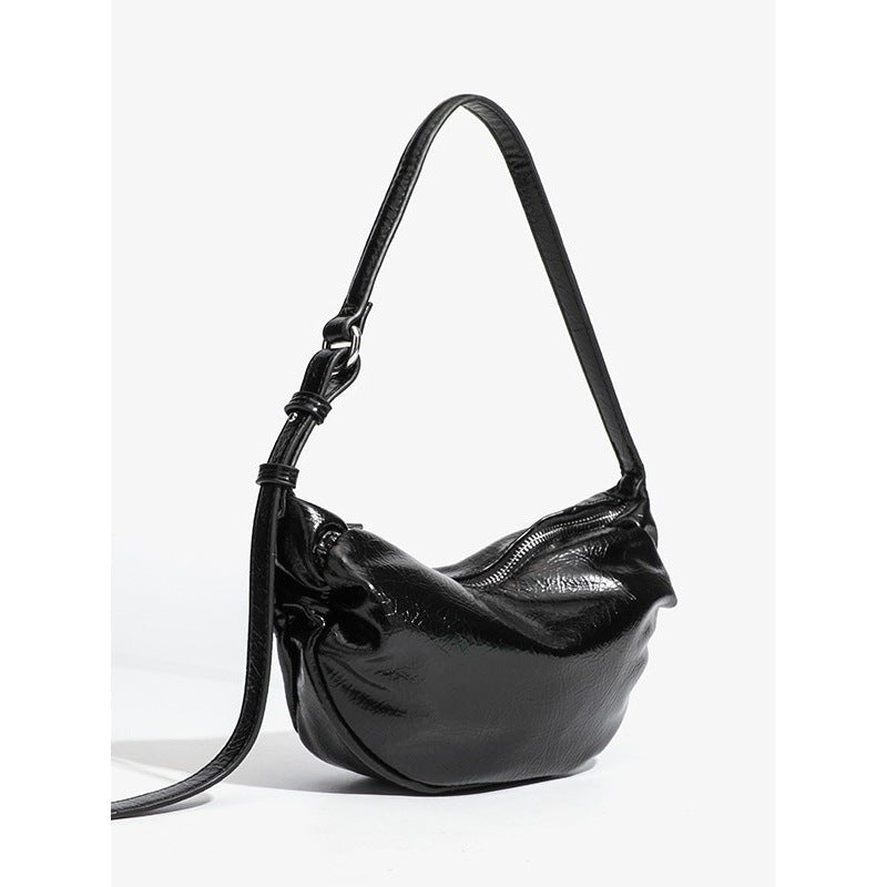 Fashionable And Trendy Black Pleated Shoulder Bag In Rock-and-roll Style
