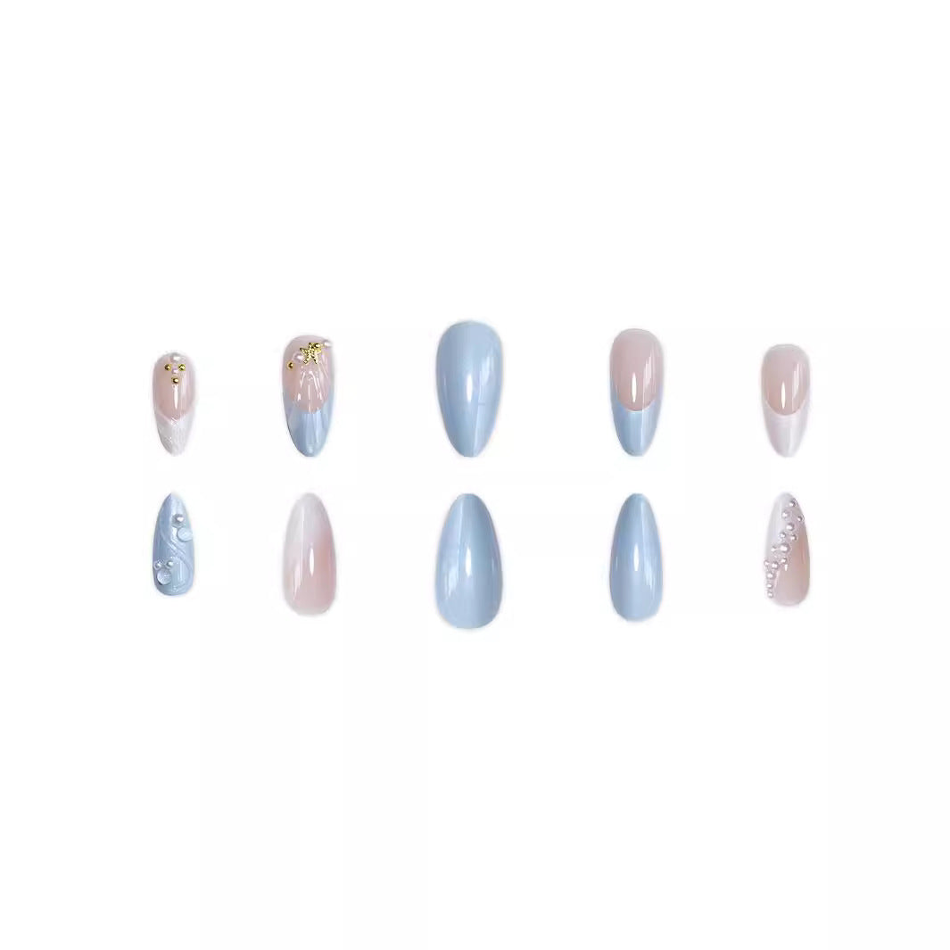 Fashion Ocean Series Mandelformede Negle 3D Perle Guld STJERNE Iført Negl