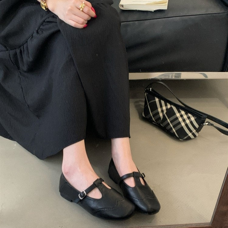 Vintage Flat-heeled Slingback Shoes With A T-strap Buckle