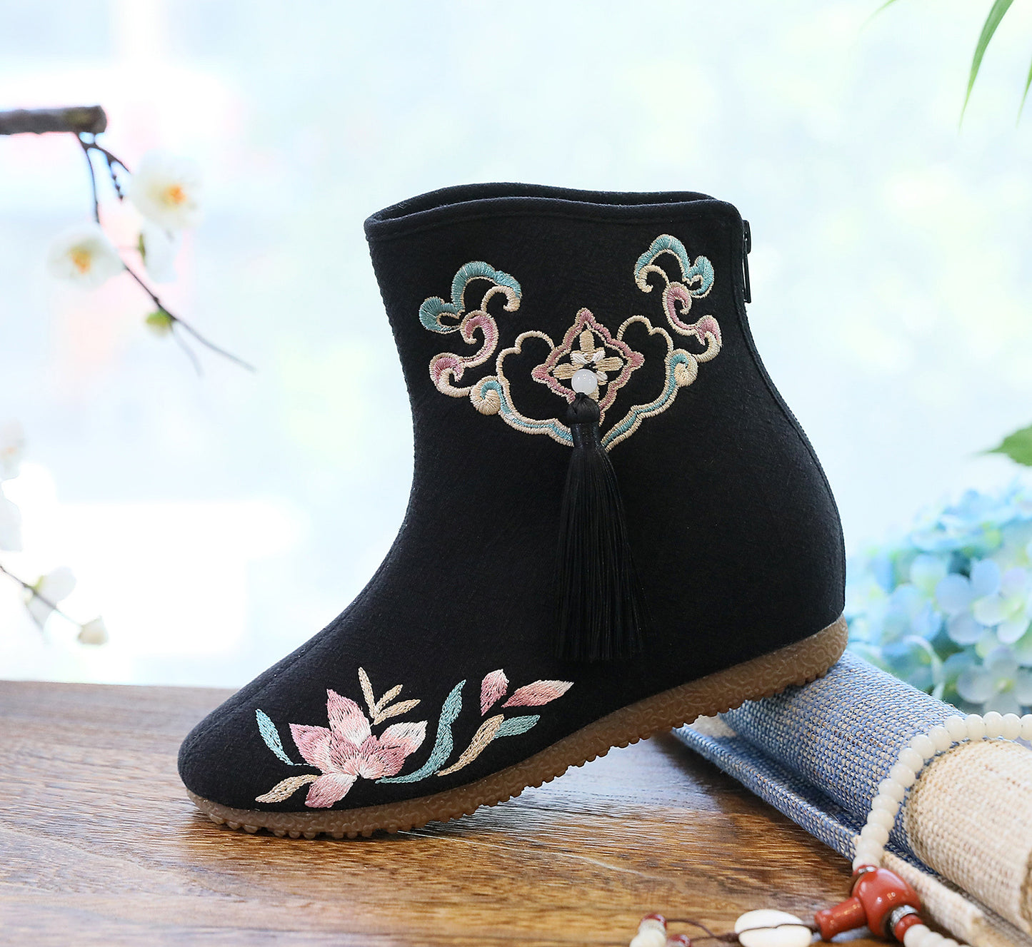 Winter Cotton Padded Velvet Short Boots Cotton Embroidery Tassel Female Cloth Shoes