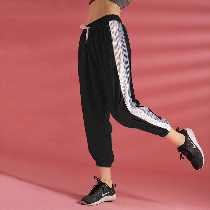 Contrast-crushing sweatpants