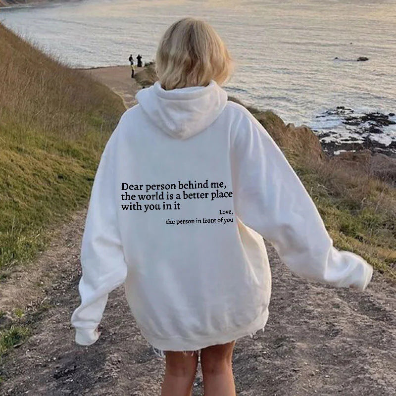 Dame-plyshættetrøje med bogstavprint, kængurulomme og snøre, unisex