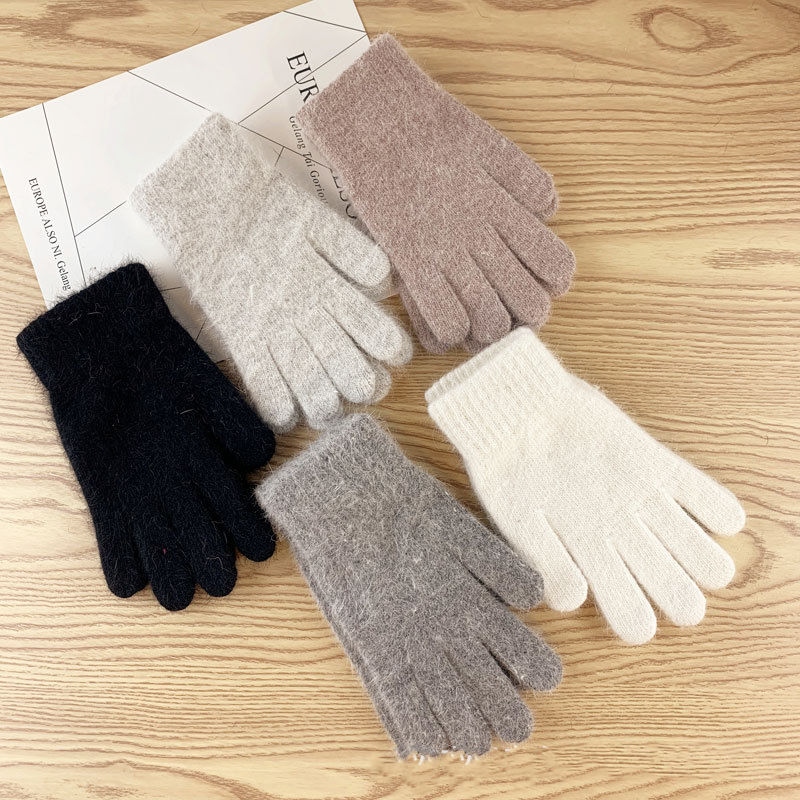 Warm cycling gloves for students