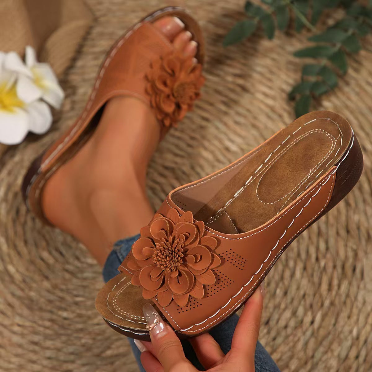 Fashion Personality Women's Thick Bottom Peep-toe Slippers