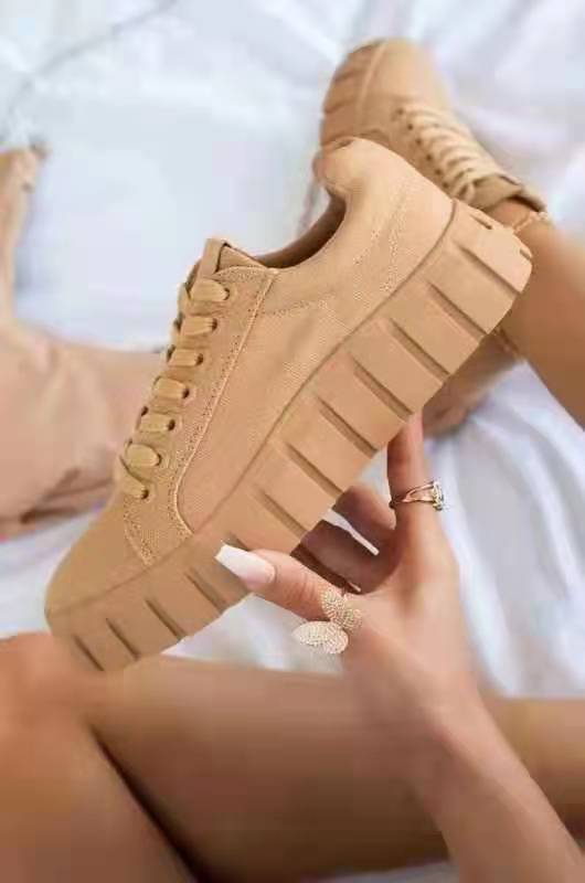European And American New Round Toe Thick Sole Shoes Women