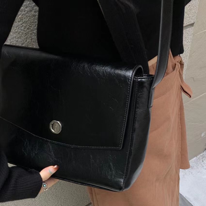 Large Capacity Tote Retro Textured Commuter Bag