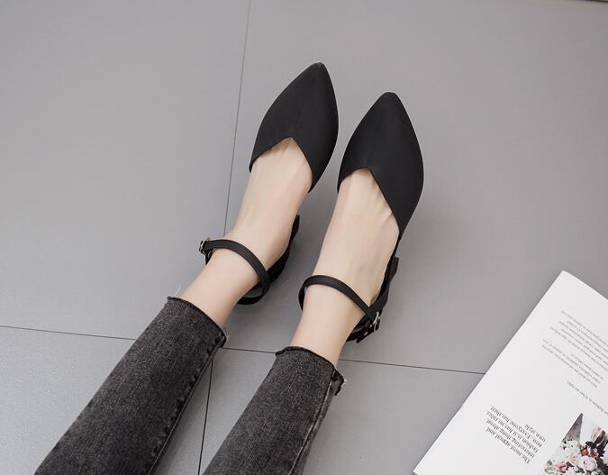 Pointed Shallow Mouth All-match Thick Heel Buckle Sandals