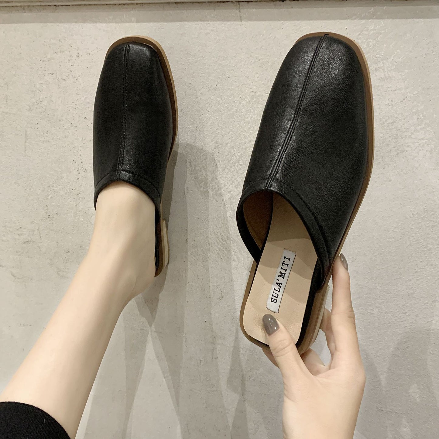 Women's Low Heel Baotou Soft Leather Sandals