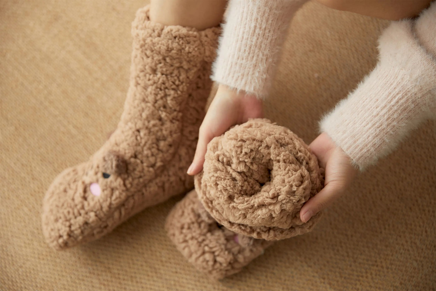 Tegneseriegulv Vinter Tyk Polyester Fleece Fluffy Mikrofiber Kvinders Fuzzysokker Sjove Hundehjemmeskosokker til Kvinder Søde Fluffy Tykke Varme Vintersokker Mikrofiber Bløde Hjemmesokker Julegave