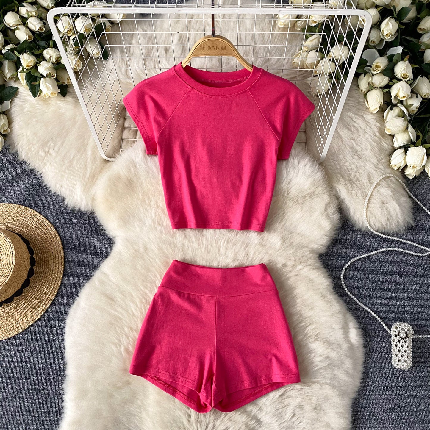 Crew-neck Cropped T-shirt High-waisted Slimming Shorts